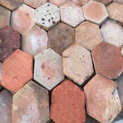 Tomettes hexagonales anciennes materiau ancien